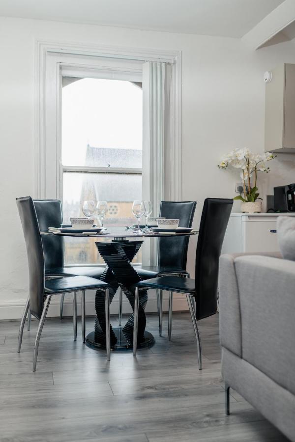 Crosby Apartments Liverpool Buitenkant foto